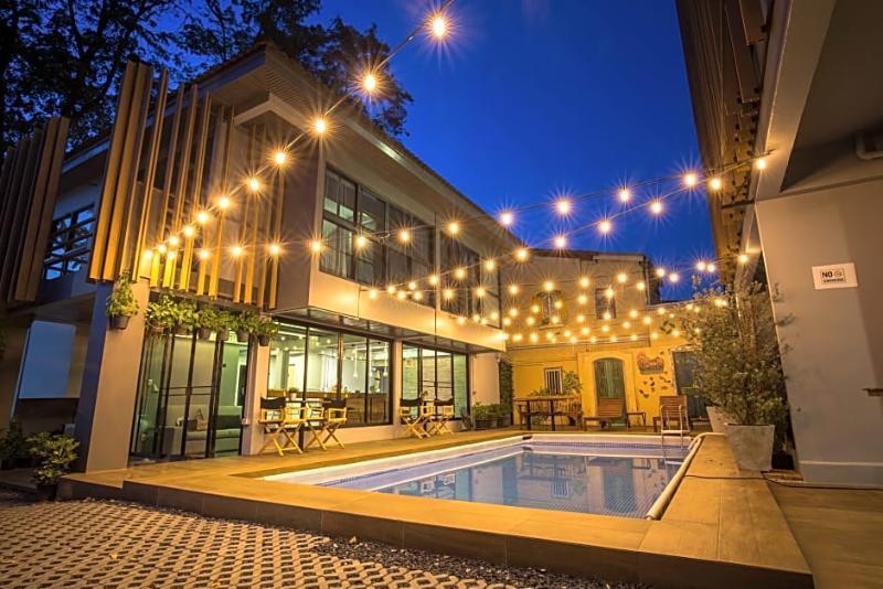 Nest By Sangob Hotel Bangkok Exterior photo
